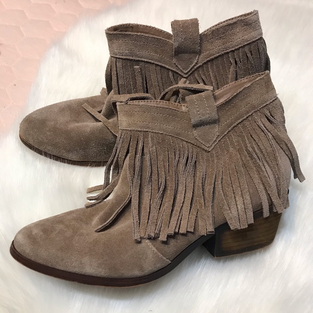 Restricted ⚜️ Suede Leather Fringed Booties